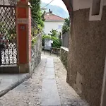 Casa Alba, Di Daire *